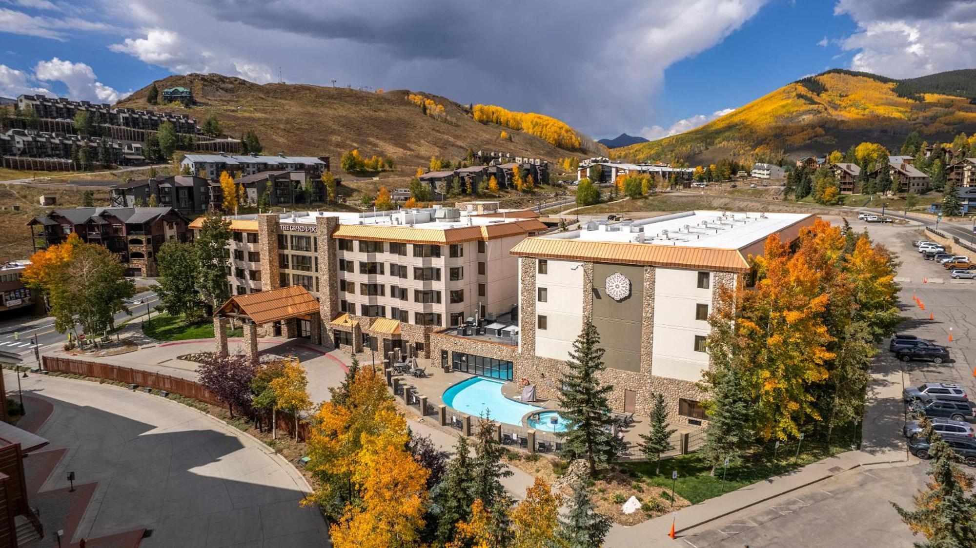 Studio 211 - Perfect Location With Pool And Hot Tub Crested Butte Exterior photo